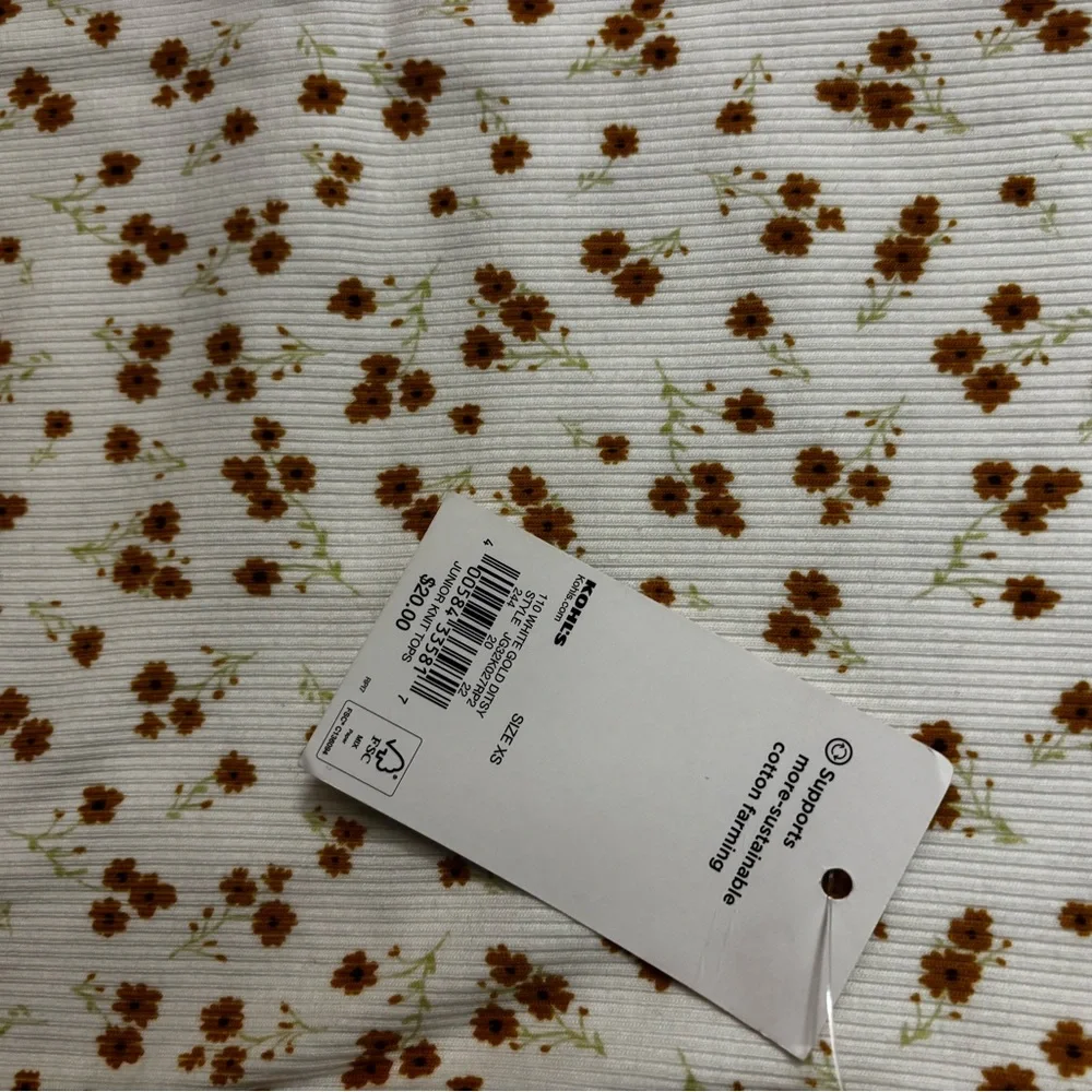 NWT SO Ribbed Floral Top XS White Brown Lettuce Hem Short Sleeve Shirt